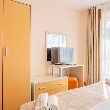 Aparthotel Hotel Prestige City II Primorsko Esterno foto