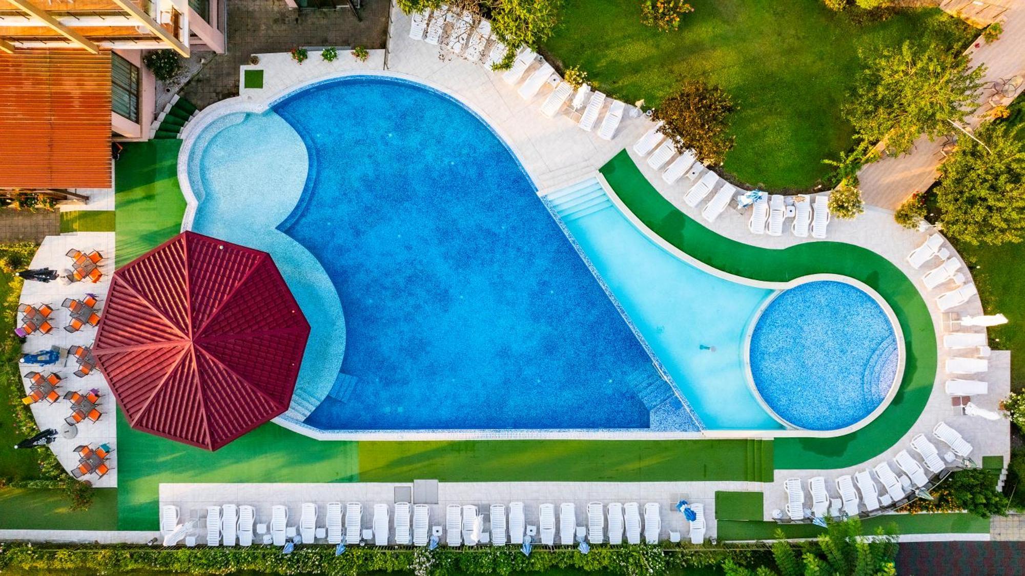 Aparthotel Hotel Prestige City II Primorsko Esterno foto