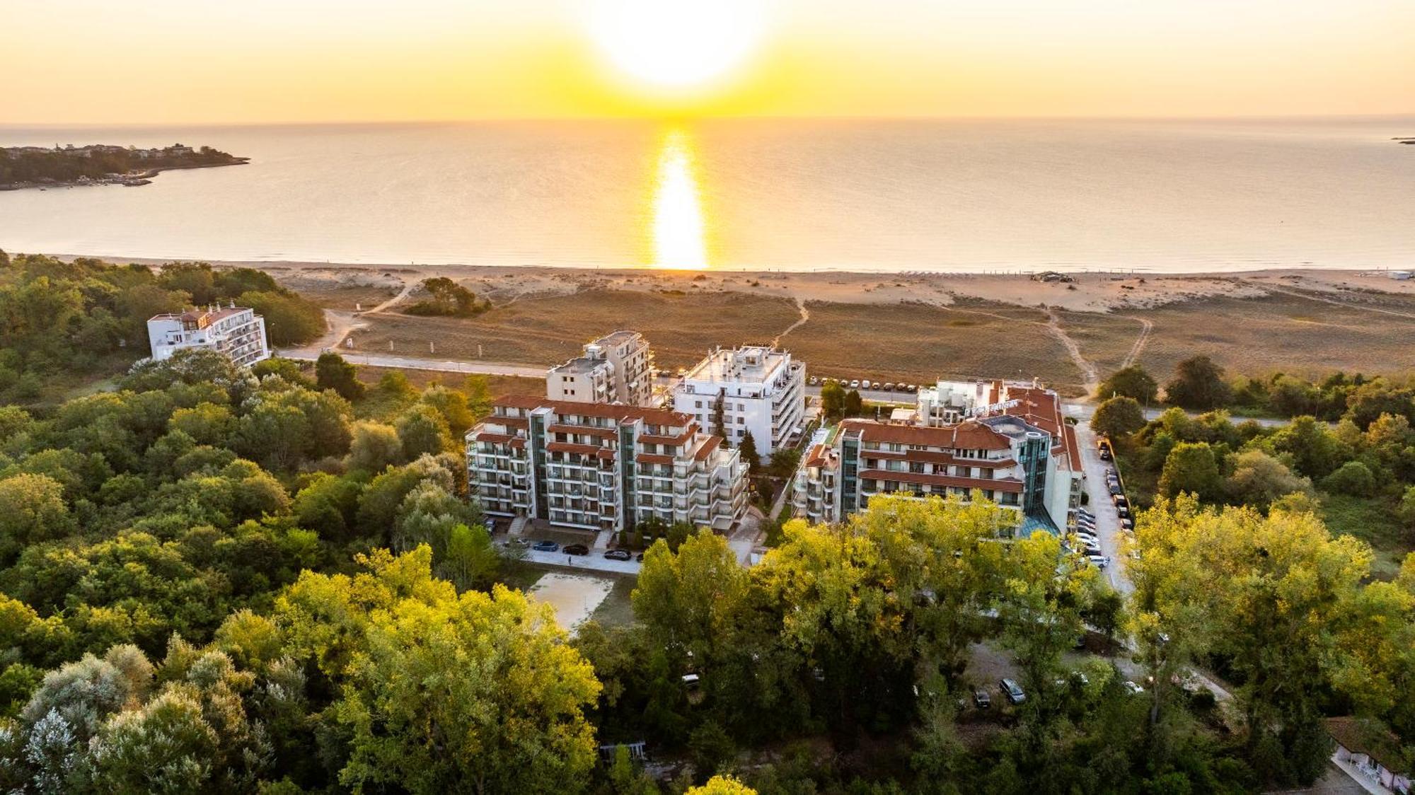 Aparthotel Hotel Prestige City II Primorsko Esterno foto