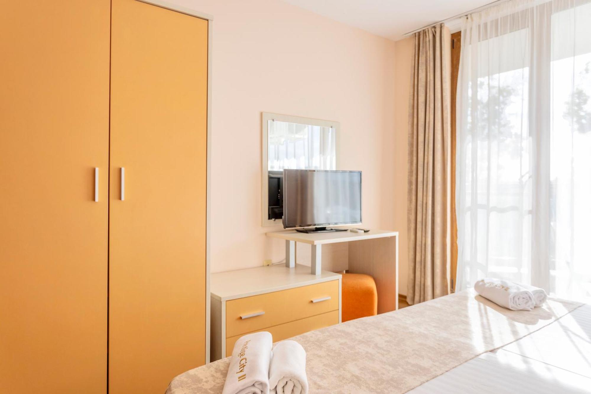 Aparthotel Hotel Prestige City II Primorsko Esterno foto