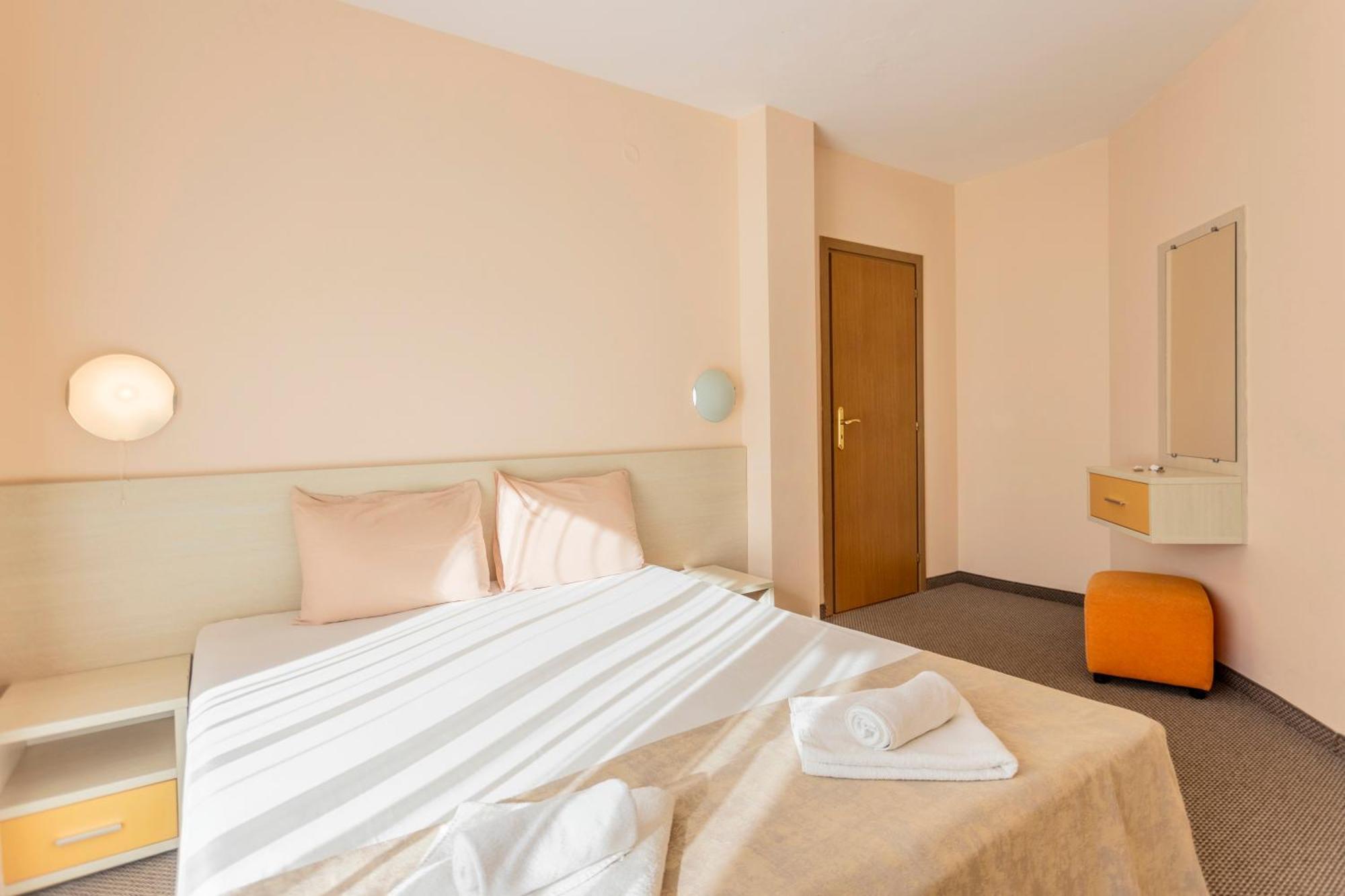 Aparthotel Hotel Prestige City II Primorsko Esterno foto