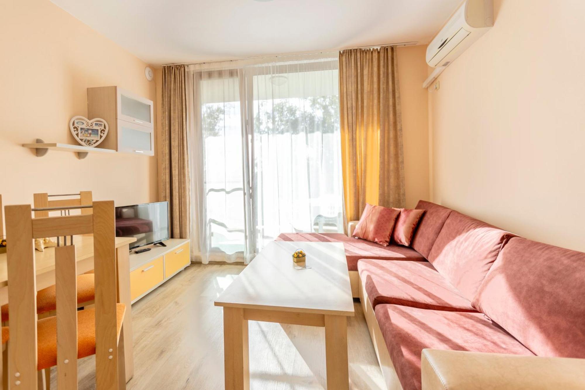Aparthotel Hotel Prestige City II Primorsko Esterno foto