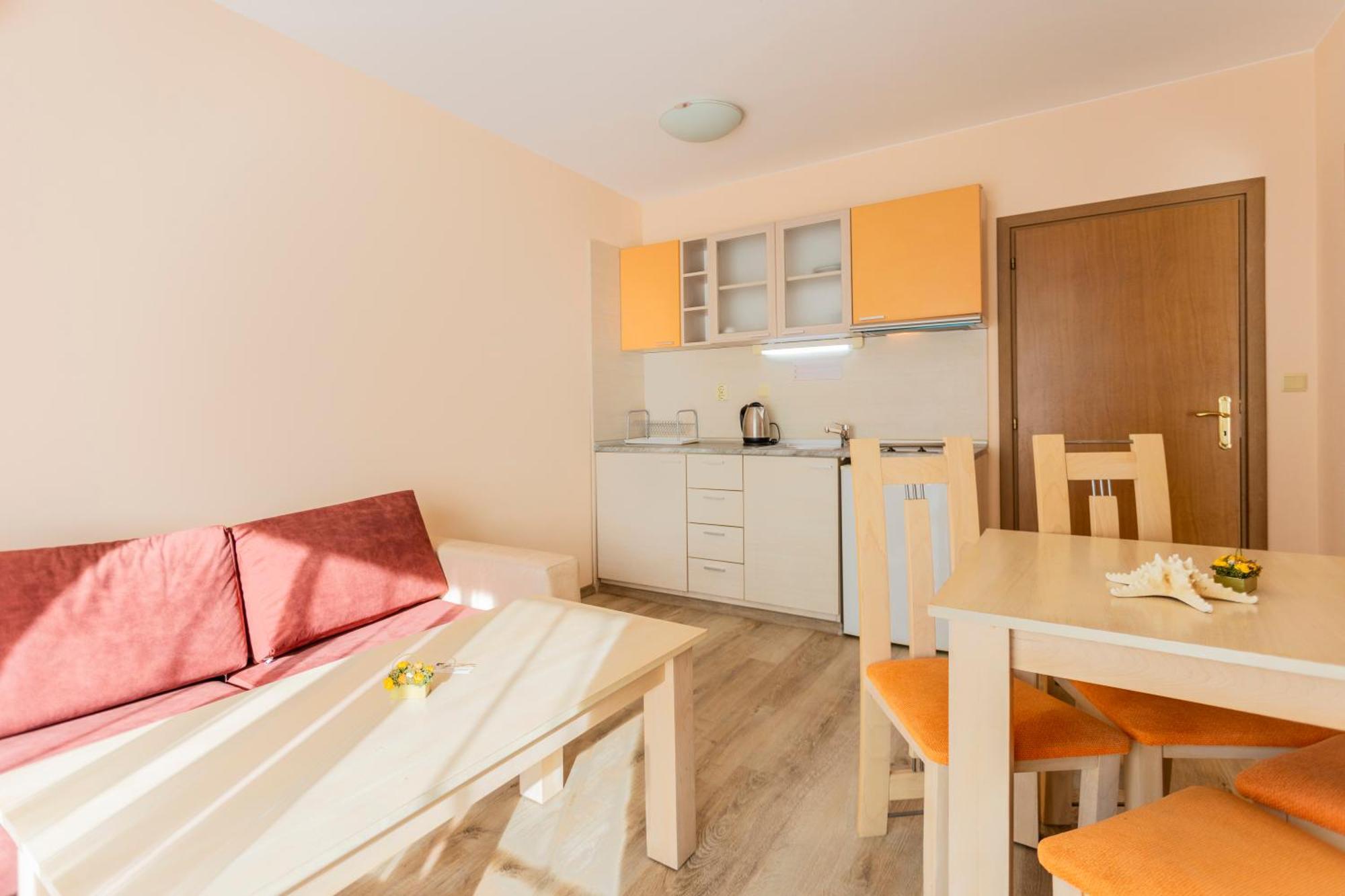 Aparthotel Hotel Prestige City II Primorsko Esterno foto